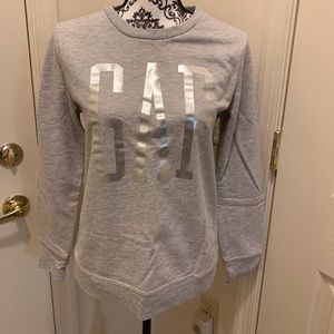 GAP sweatshirt
